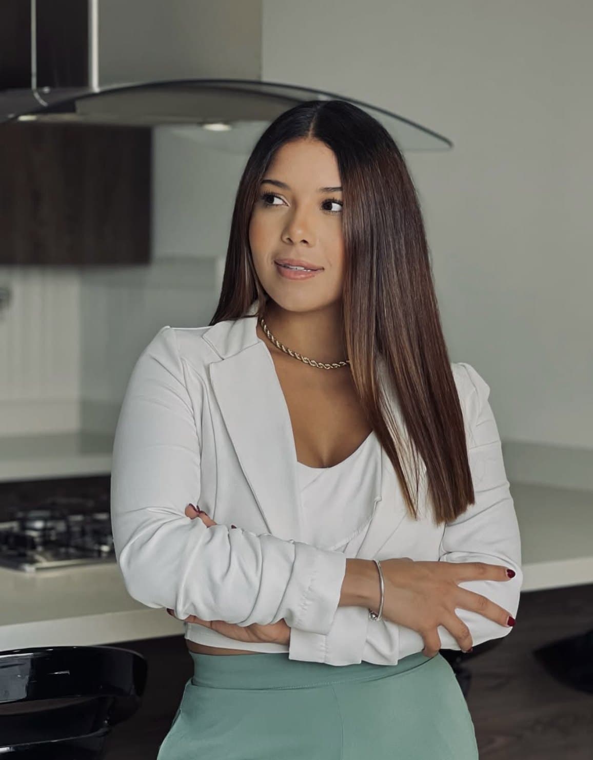 Retrato de Carolina Benítez, asesora inmobiliaria en Medellín