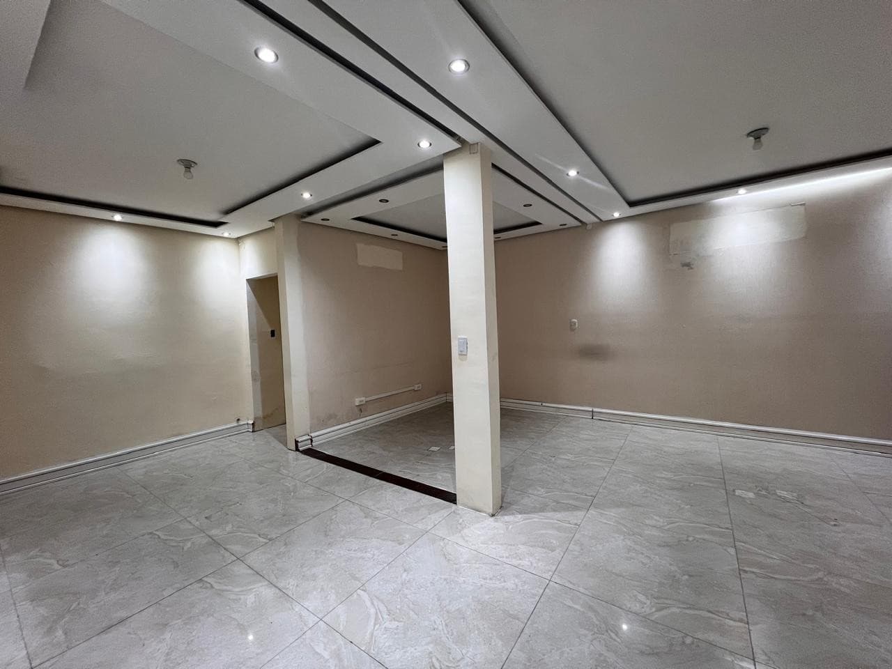 Se Renta Local De 185m2 Sobre la Quinta