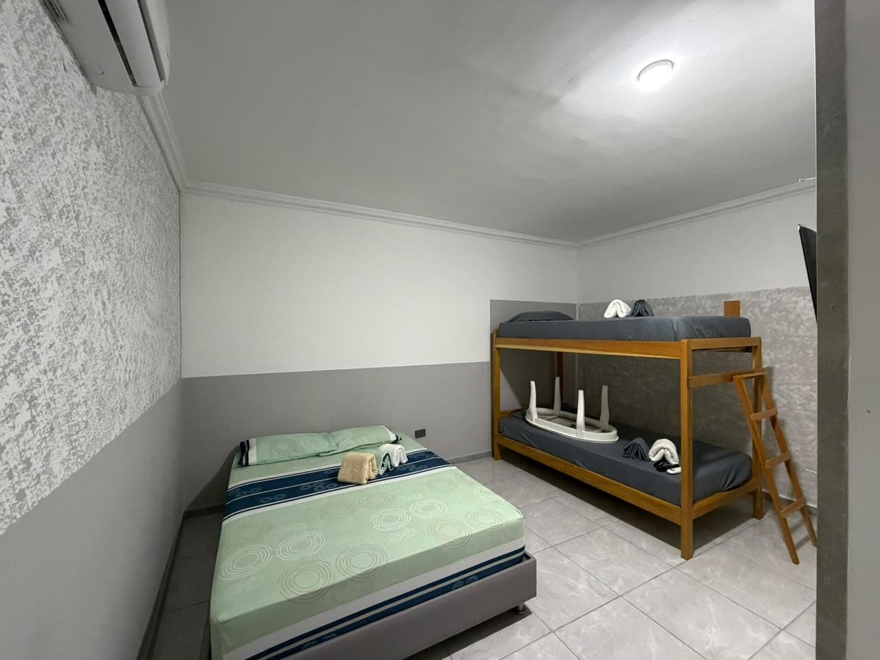 Se Vende casa de 2 pisos, Bretaña Centro de Cali, rentas cortas — foto 5