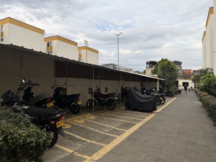 se vende apartamento en unidad residencial matecaña 4to piso — foto 10